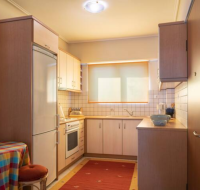 Lovely home apt with private parking next to Metro, Athens