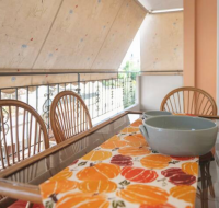 Lovely home apt with private parking next to Metro, Athens