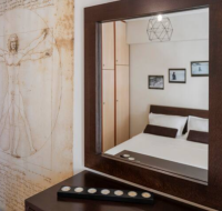 Lovely home apt with private parking next to Metro, Athens