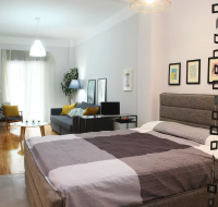 Nat's place: Friends & Family, Thessaloniki