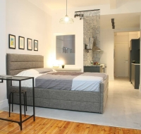 Nat's place: Friends & Family, Thessaloniki