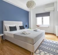 Spacious & bright 2bdr apt in hip Pangrati