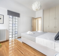 Spacious & bright 2bdr apt in hip Pangrati