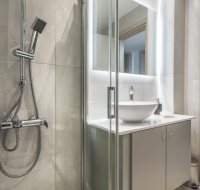 Spacious & bright 2bdr apt in hip Pangrati