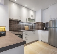 Spacious & bright 2bdr apt in hip Pangrati