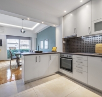 Spacious & bright 2bdr apt in hip Pangrati