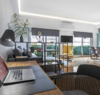 Spacious & bright 2bdr apt in hip Pangrati